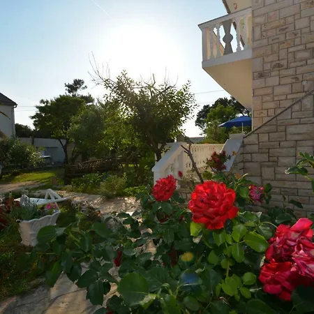 Apartment Bandira *
