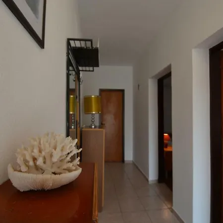 Apartment Bandira *