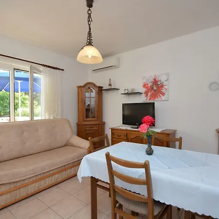 Bandira Apartment