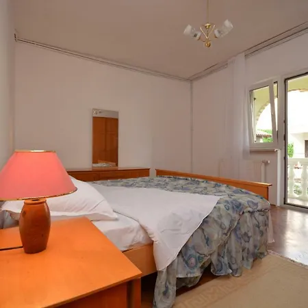 Bandira Apartment Vir